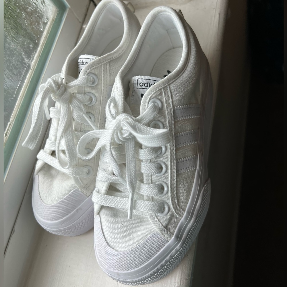 Womens adidas size 5